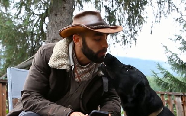 【coyote peterson中英双语字幕】恶搞 沉迷于捉小精灵的小哥 剧组