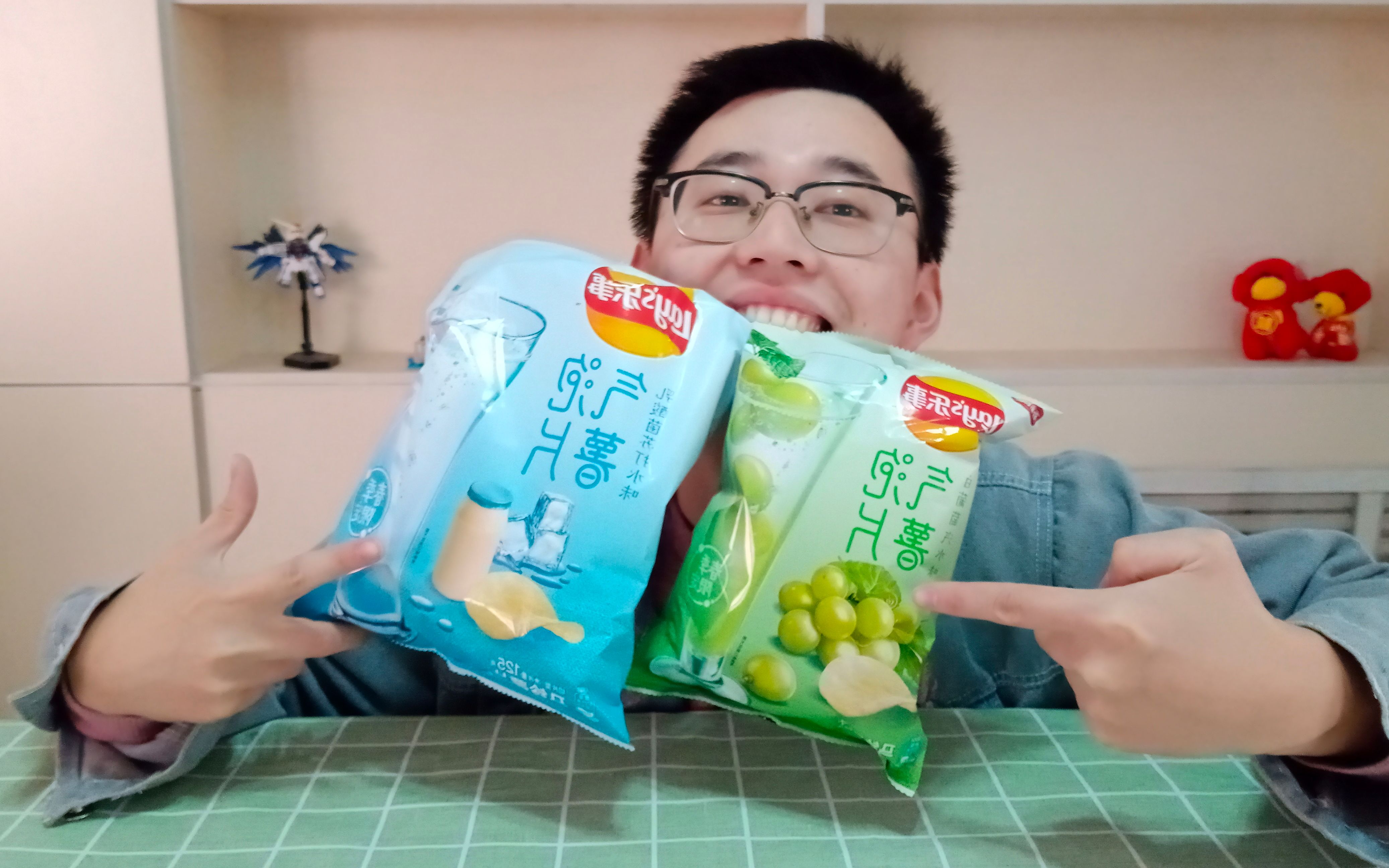 试吃带有气泡的薯片与口腔接触后真的有气泡产生感觉奇妙