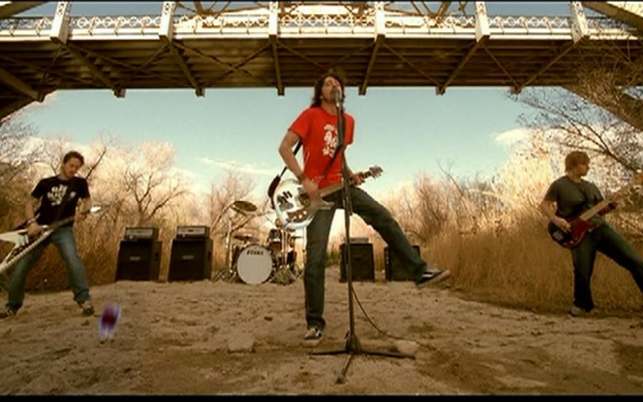 [图]【MV】Foo Fighters: Times Like These (2003)