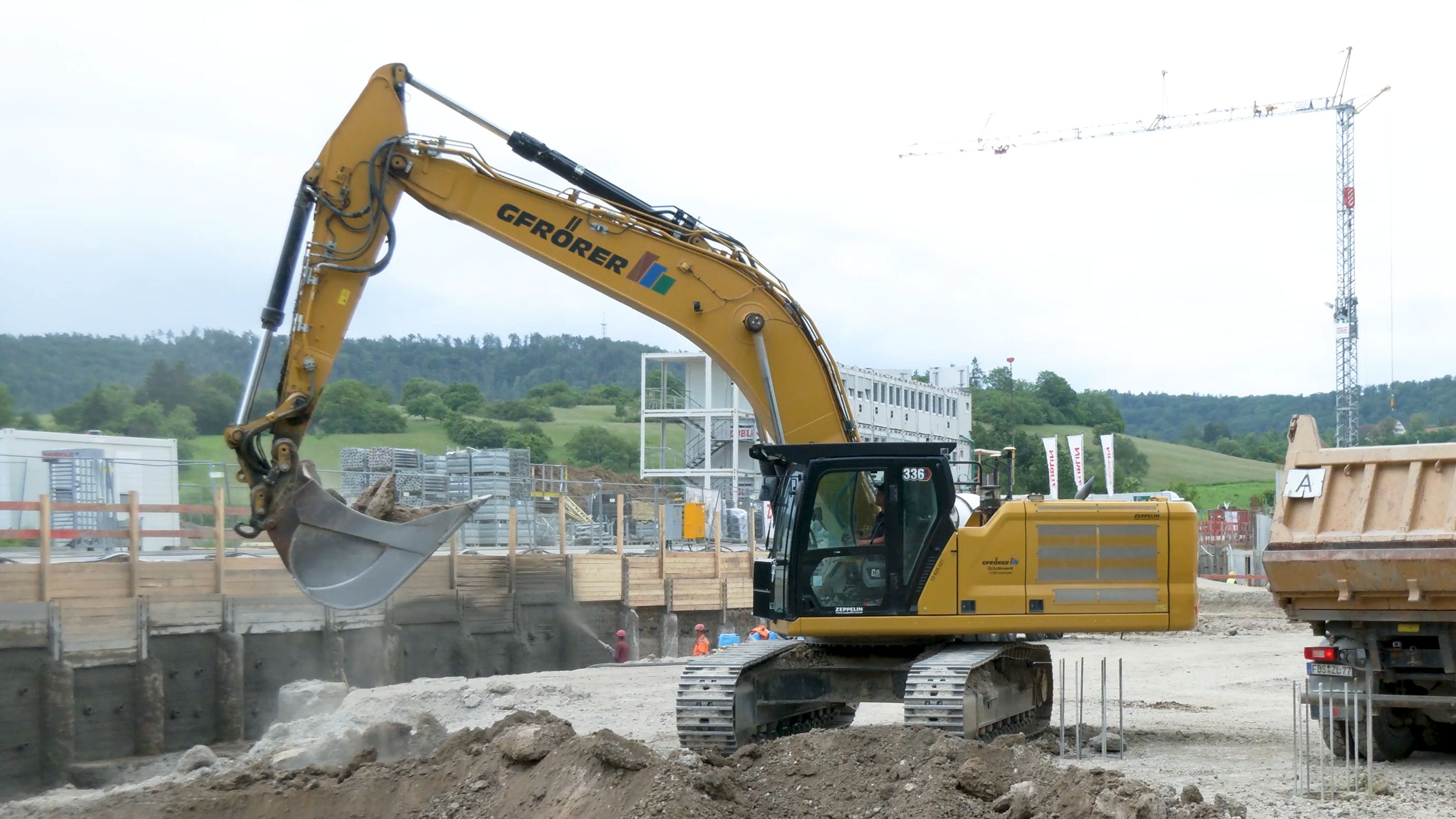 cat 323, 336挖掘机施工装车4k