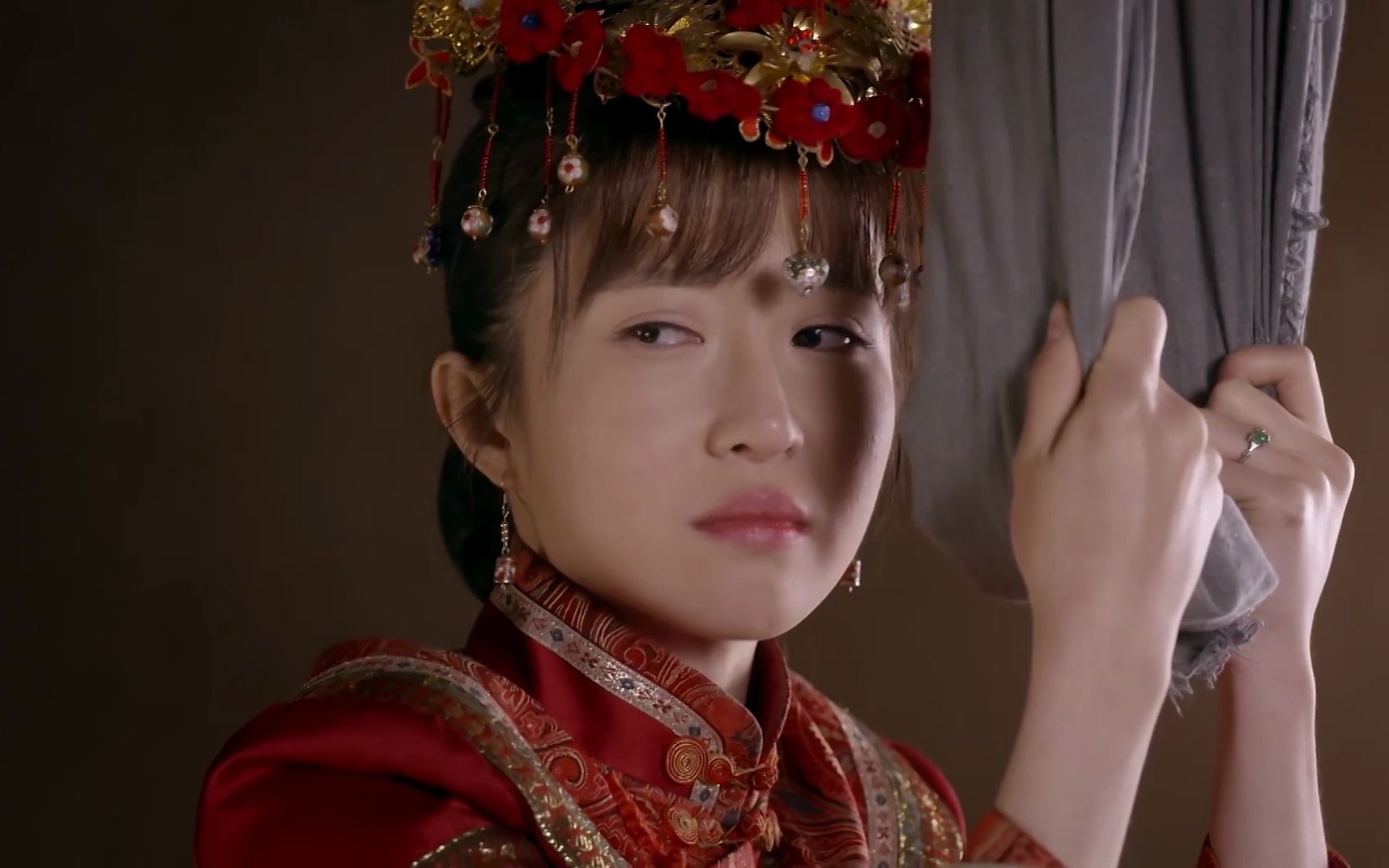 神勇武工队传奇:姑娘不想嫁汉奸,选大车店上吊,幸好心上人在柜子里