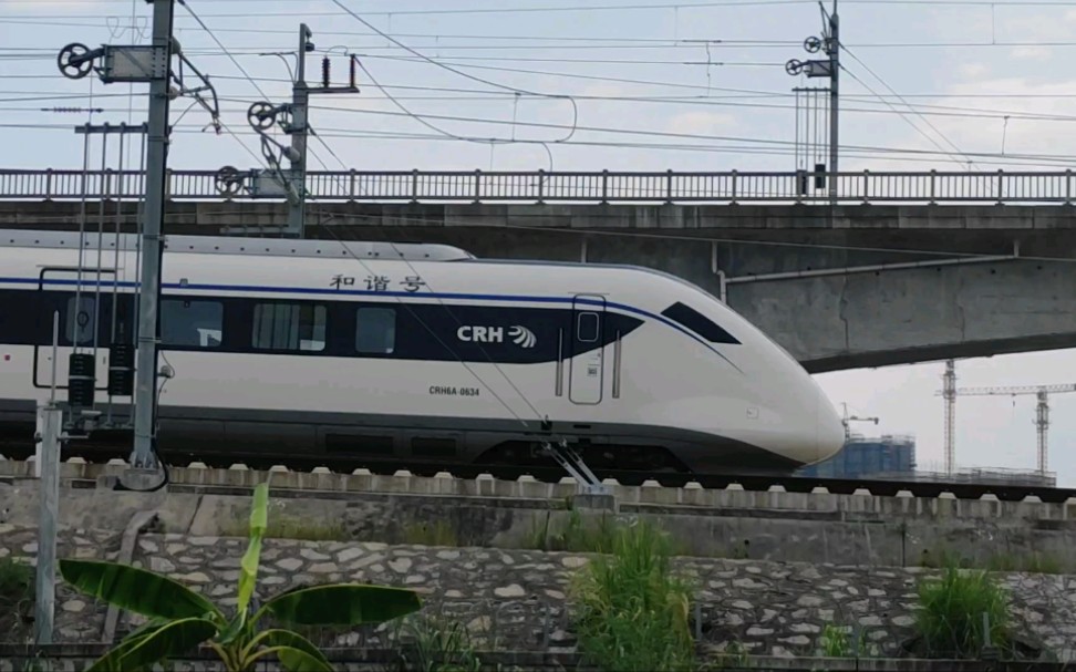 广清城际轻轨多辆列车连续通过乐同车辆段_哔哩哔哩_bilibili