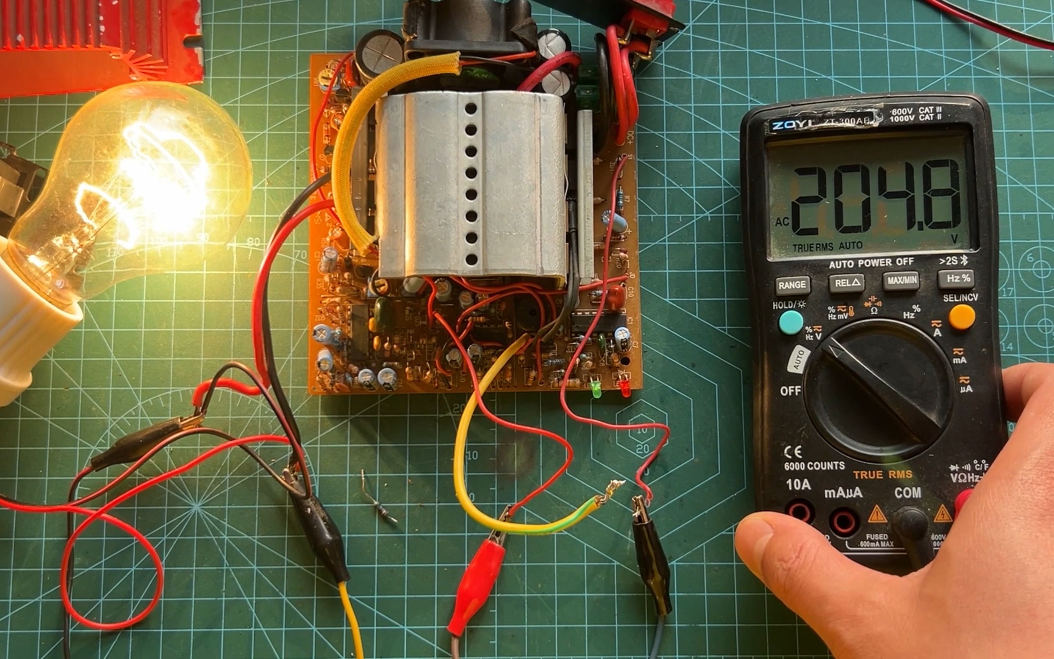 12V500W逆变器开机没有电压输出,更换这个小零件完美修复哔哩哔哩bilibili