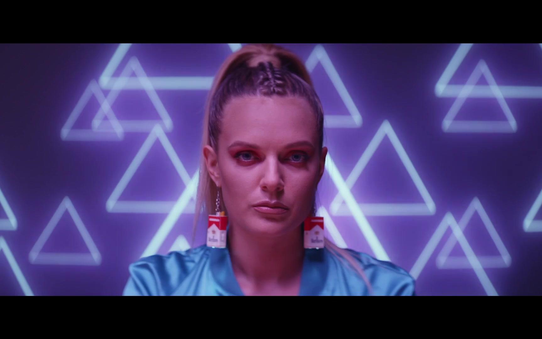 tovelobitchesftcharlixcxiconapopelliphantalma官方mv