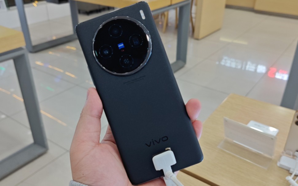 vivo x100这个摄像头的设计要逼死强迫症啊