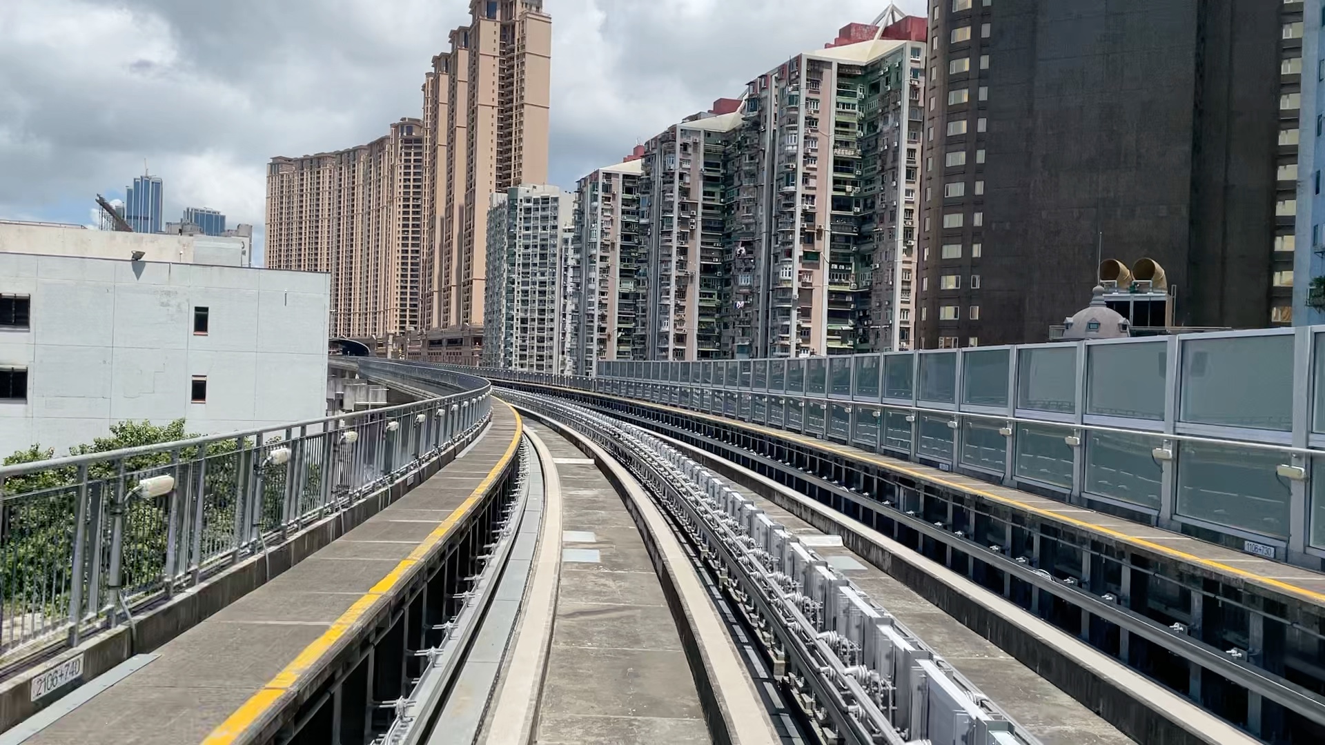 澳门轻轨氹仔线035运动场-马会区间前展