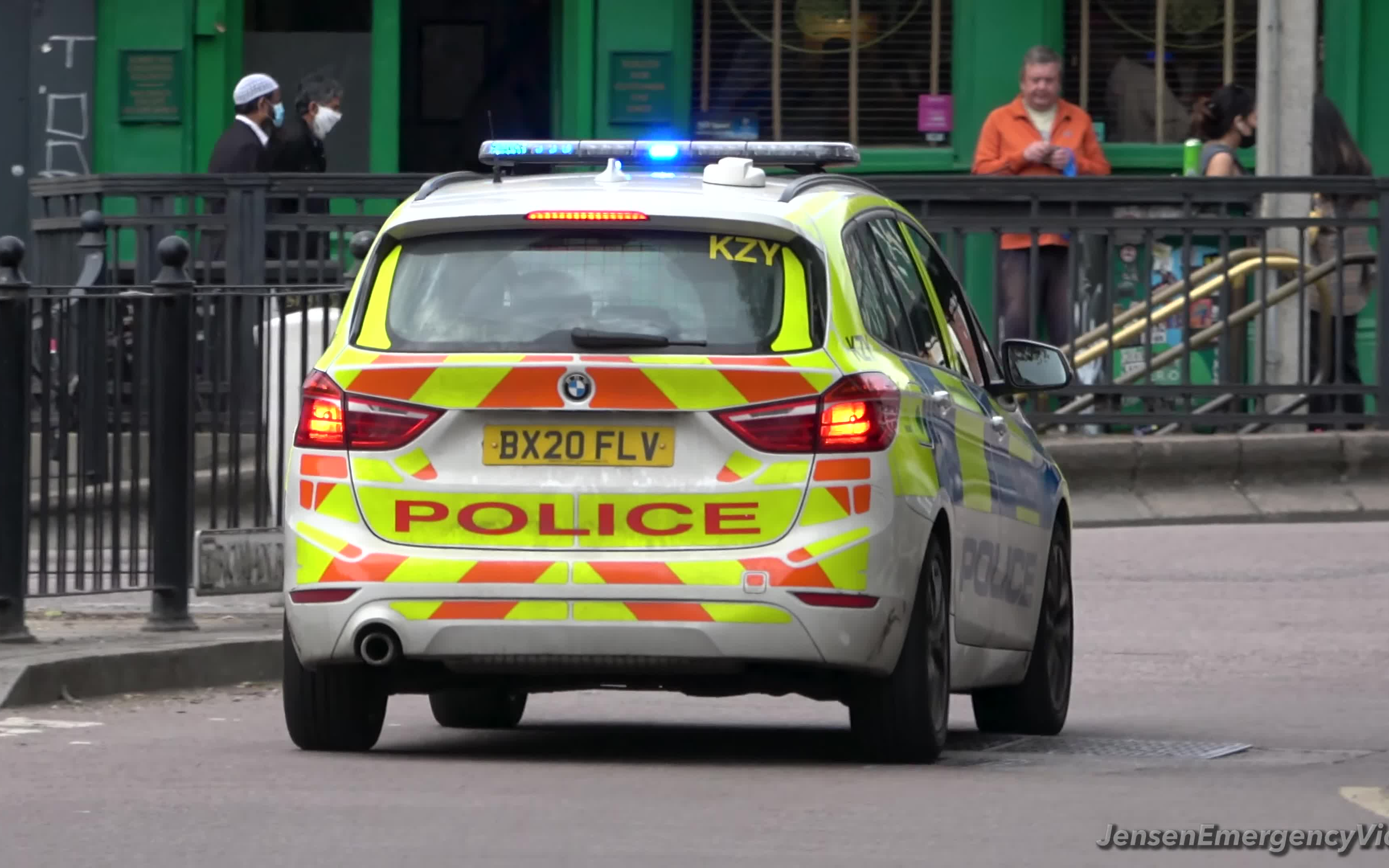 宝马7系 路虎发现5无标识警车 近期伦敦应急车辆出警合集