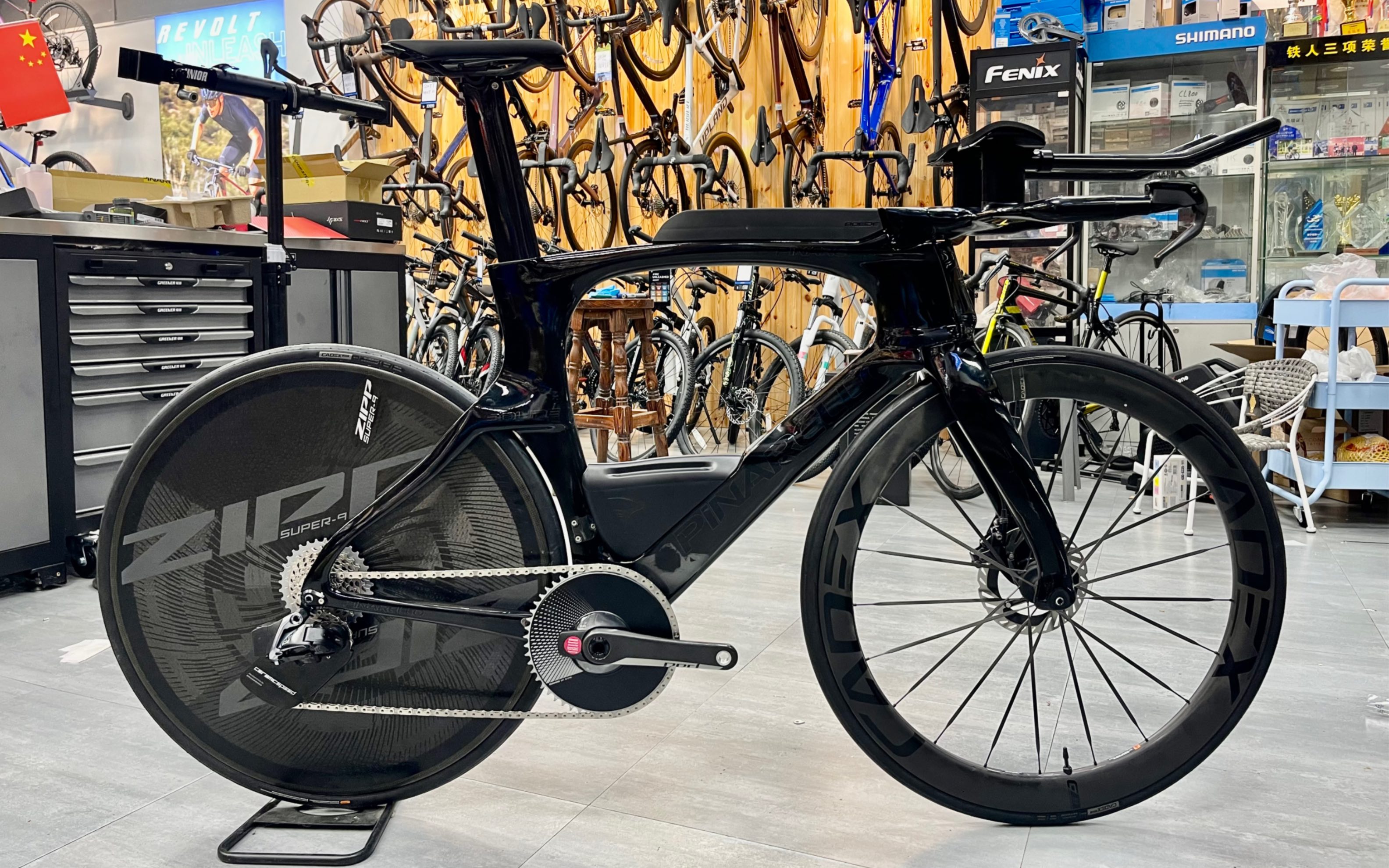 14万预算装铁三车,你会怎么装?小哥最终选择了:pinarello bolid tr