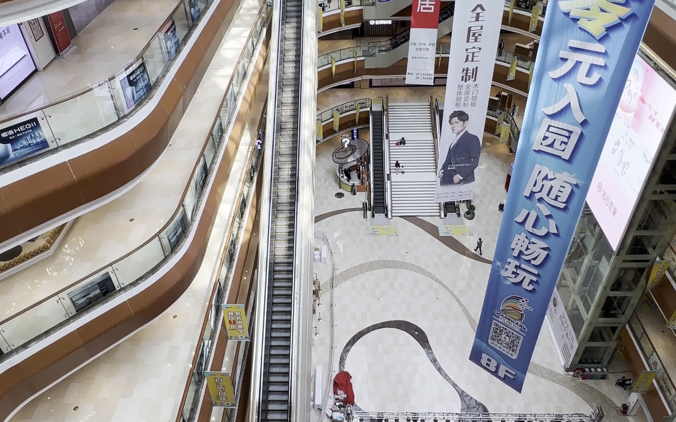 超高动态原片摄影hdr4k广州市白云区安华汇全亚洲最长商场电梯天梯