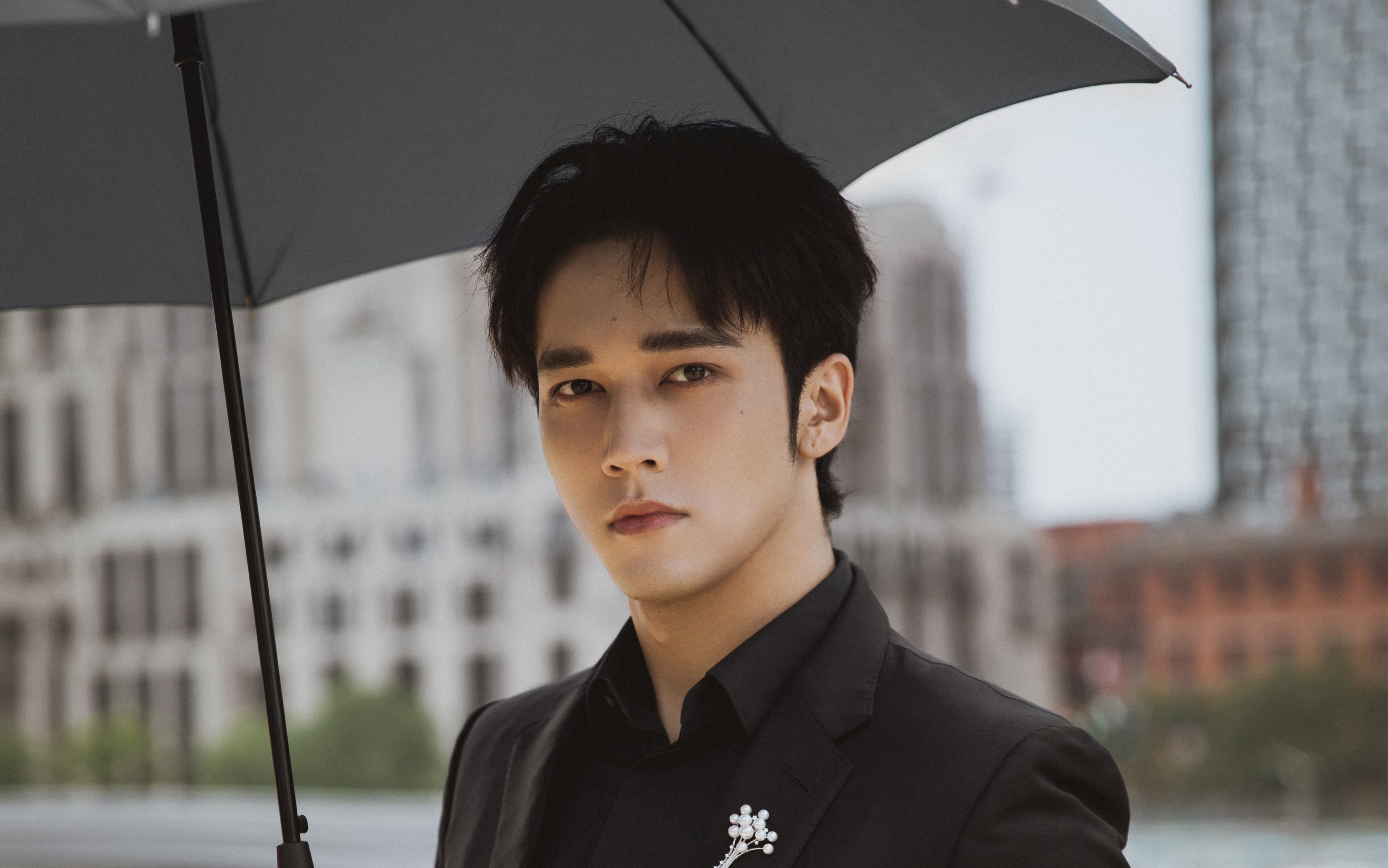 陈牧驰|西装野男可真帅啊,额心一点,眉眼藏妖,嘶