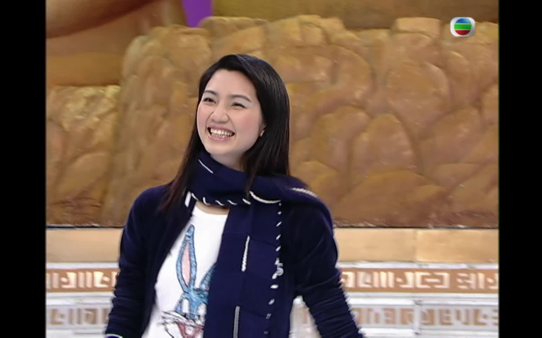 年轻的洪欣确实顶