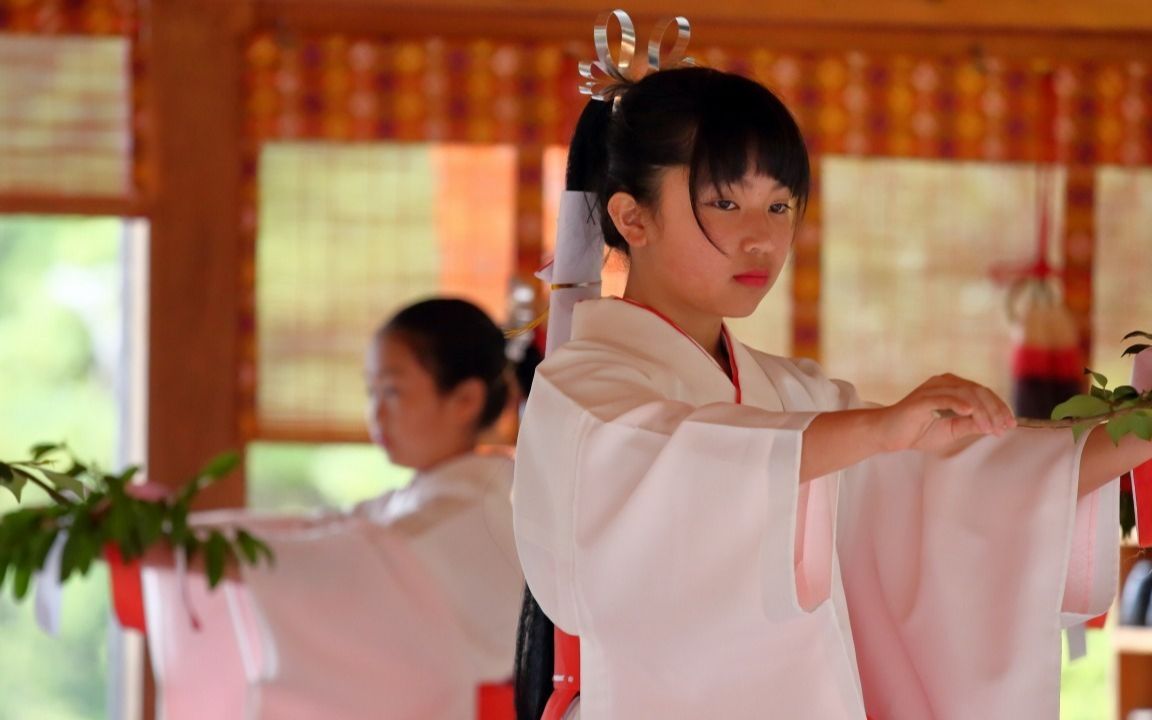 巫女神乐舞日本秋田县神明宫巫女舞秋田舞
