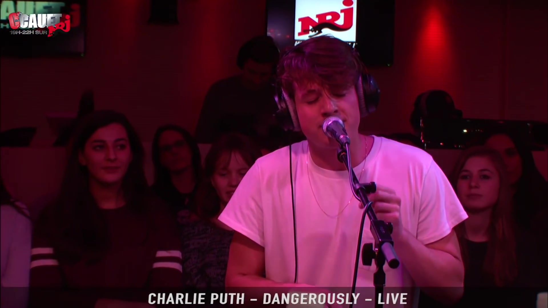 [图]【吃话筒狂魔上线】Charlie Puth - Dangerously - Live