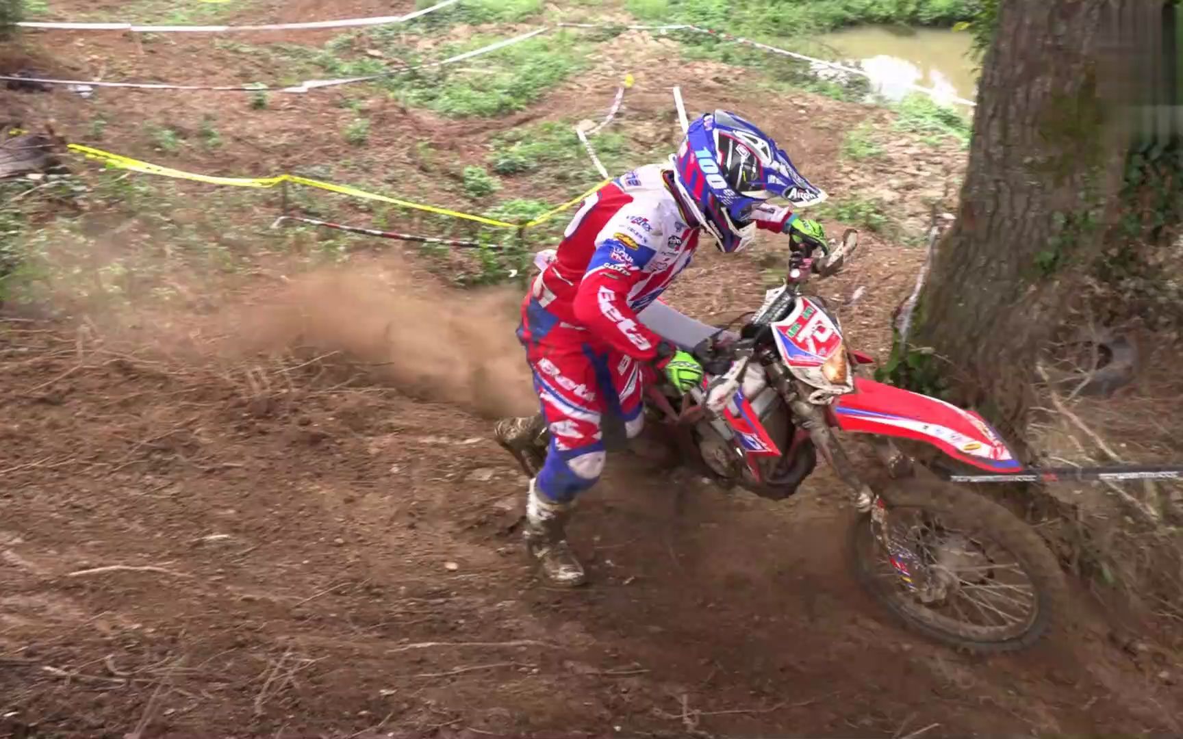 疯狂西班牙耐力赛摩托车翻车集锦