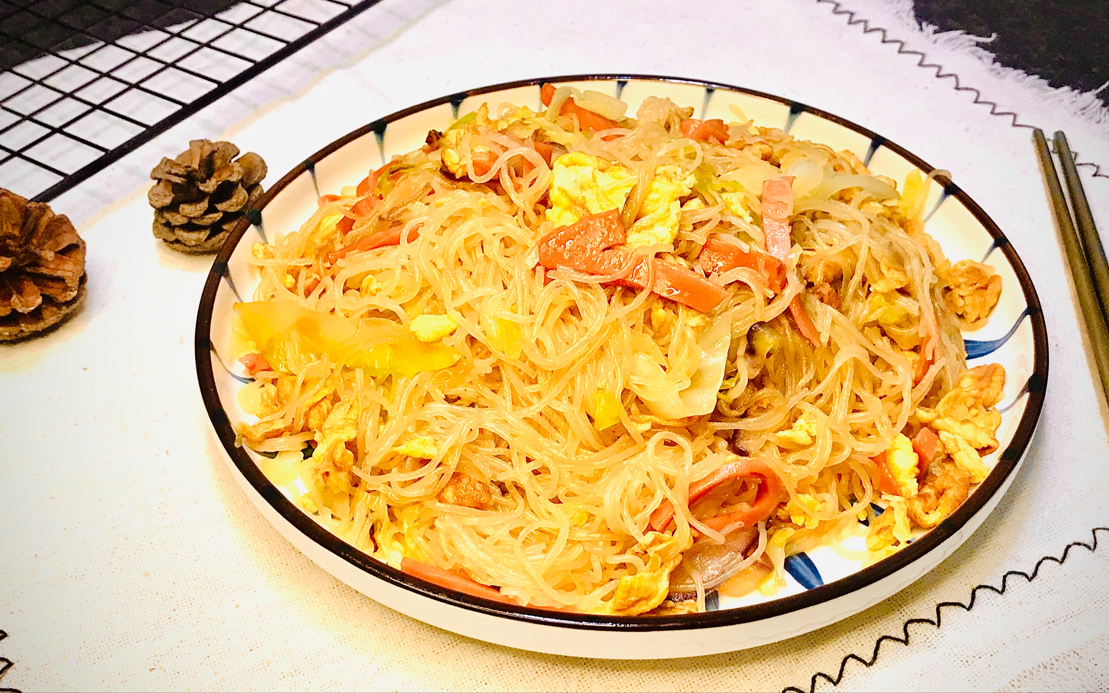 冬日里的小确幸~好吃的鸡蛋炒米粉,干香松软不油腻,好好吃