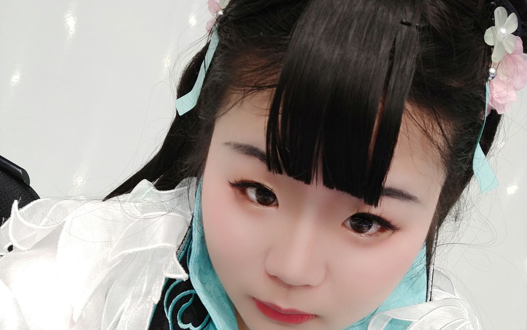 天下尽杀——无比美貌的驰冥琴萝衣服试穿及漫展的自拍_哔哩哔哩_bili