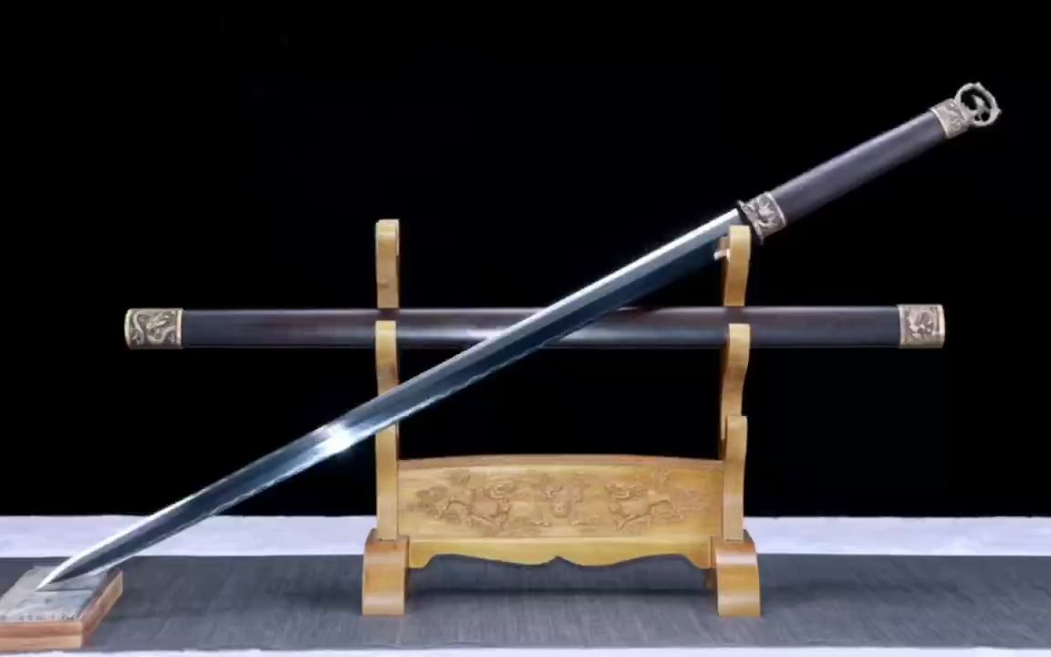 龙泉剑系列龙凤环首汉剑,t10钢锻造 刃口采用古法敷土烧刃工艺,龙凤