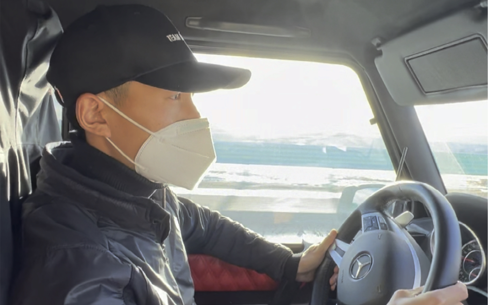 都说单手开大g的男人最帅