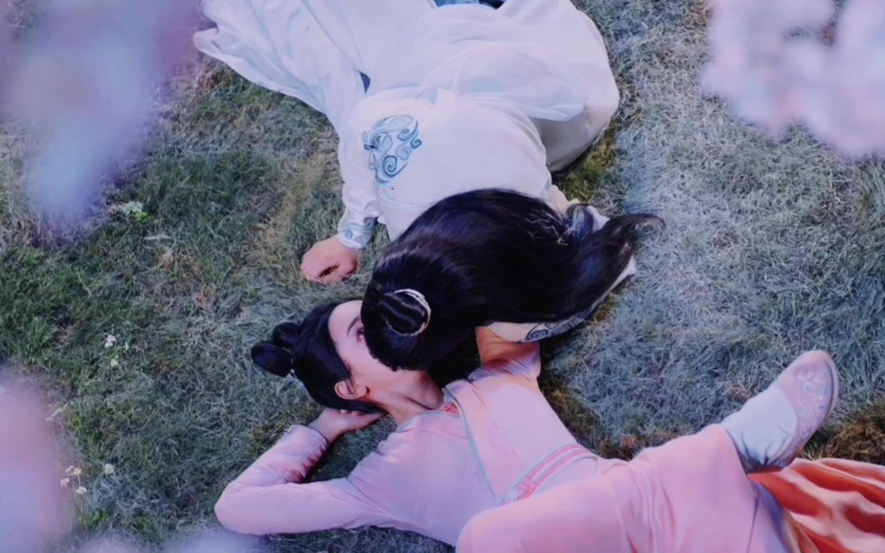 郑湫泓王润泽接吻一百零八式前排围观!_哔哩哔哩_bilibili