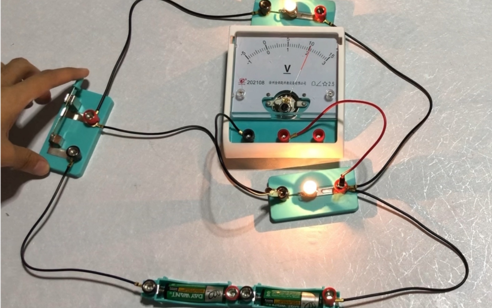 【初中物理随堂小实验】并联电路中的电压规律