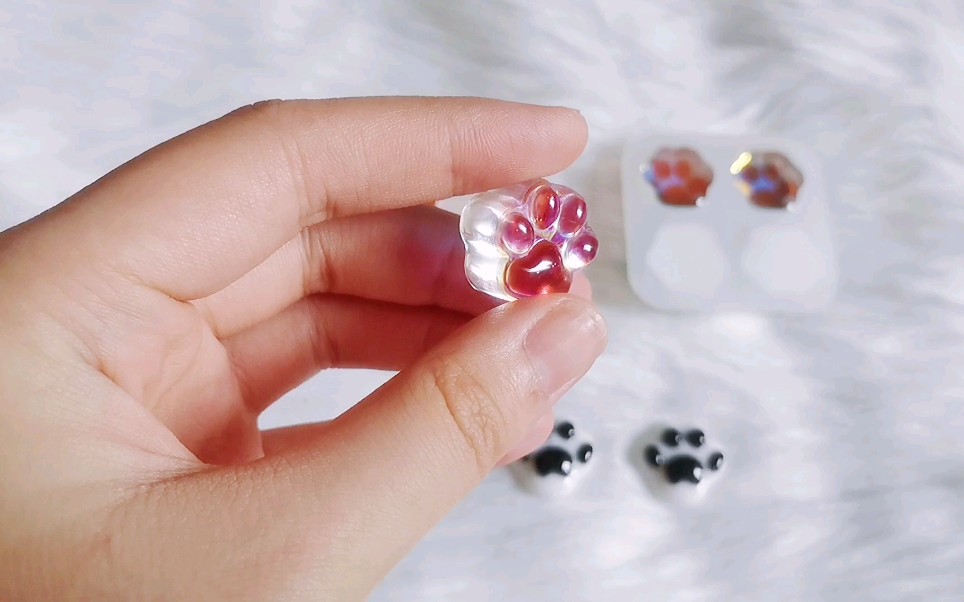 滴胶脱模丨新鲜出炉的小猫爪,要来一串吗丨无何