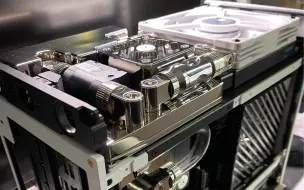 Download Video: ITX 分体水冷工作站 JM D+ 机箱D5模式装机展示