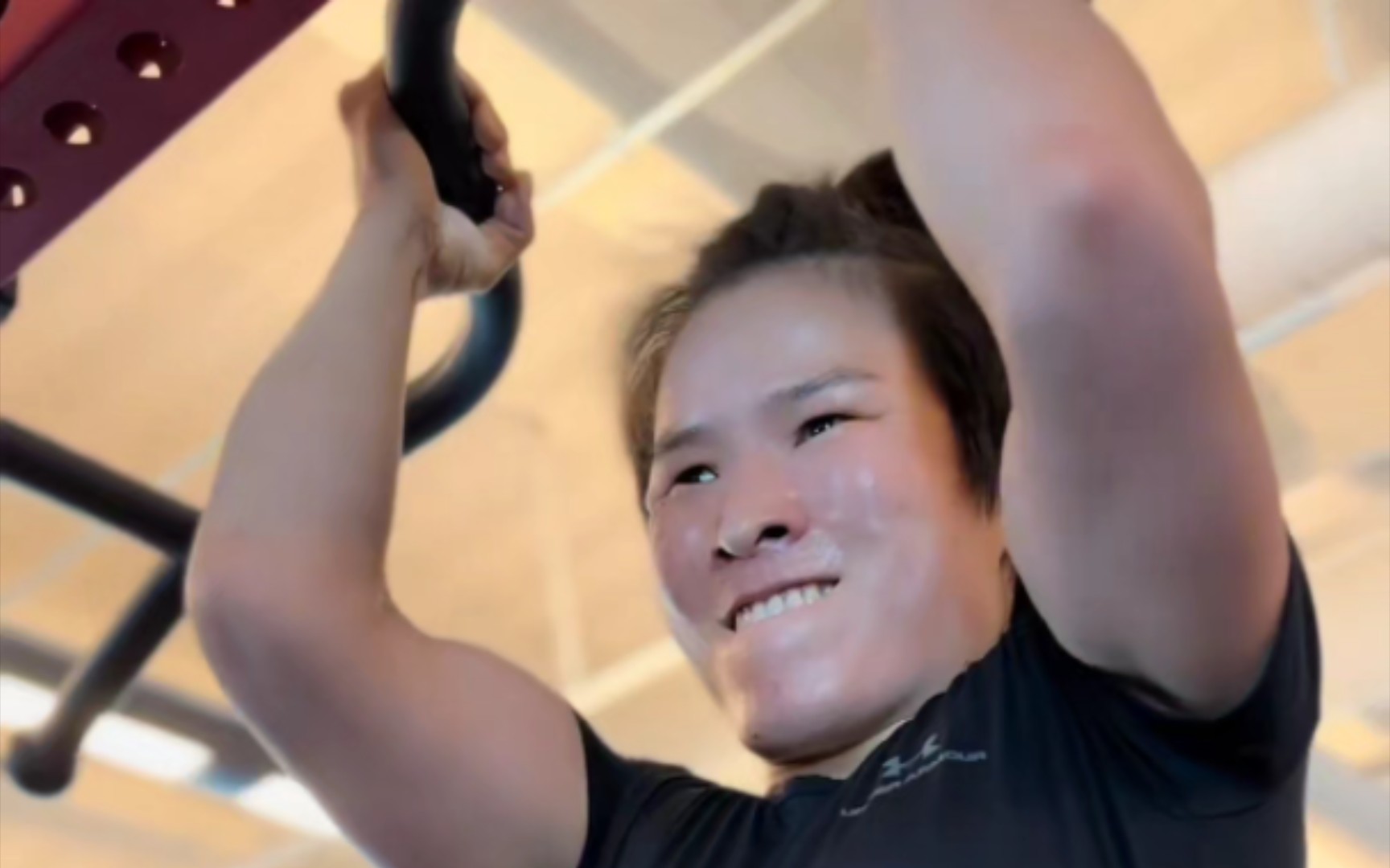 ufc"马格南"张伟丽备战训练