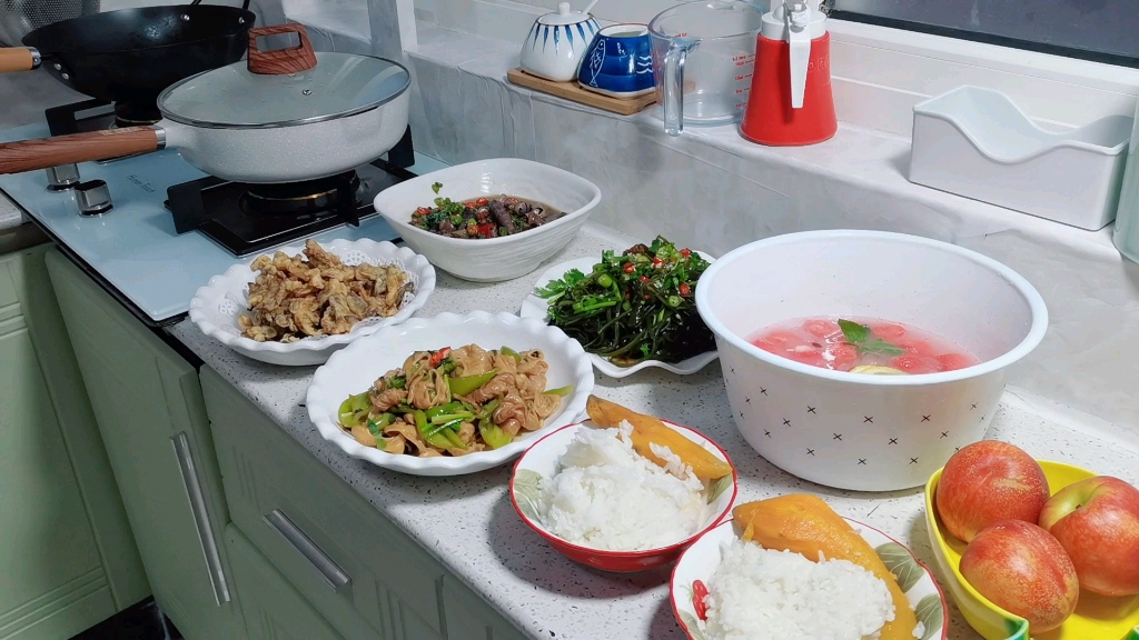 我是一名住家保姆,已经签了15年合同,老板对我做的饭很满意!