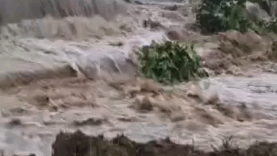 [图]哇这地方的雨好大和我这里下的一样大！！！不对！！我就是郑州的！！！