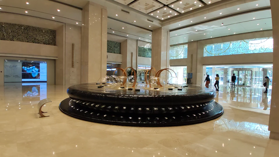 金碧辉煌环球贸易中心大厅