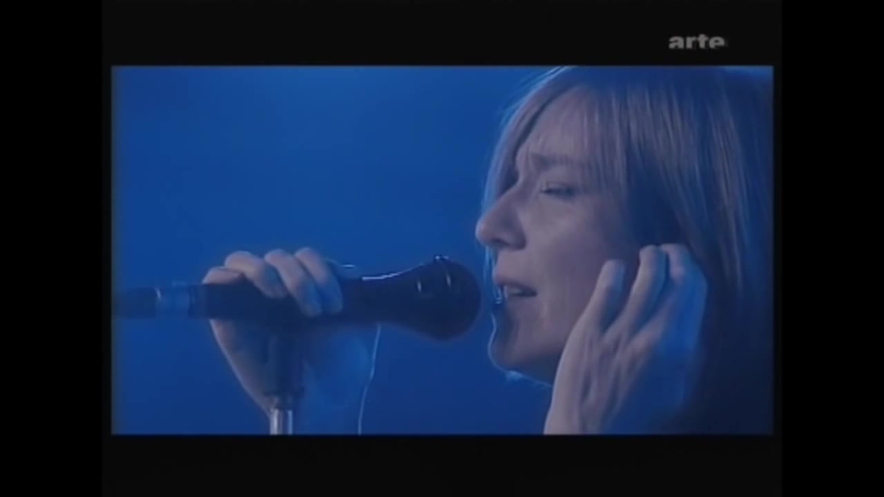 [图]Beth Gibbons - 2003.7.26 瑞士现场 | Paléo Festival de Nyon, Switzerland