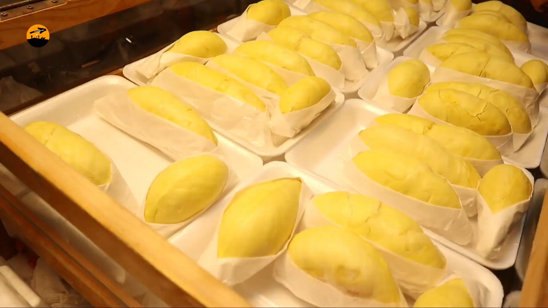 榴莲羊肉起价35泰铢6015榴莲街iyara市场榴莲r