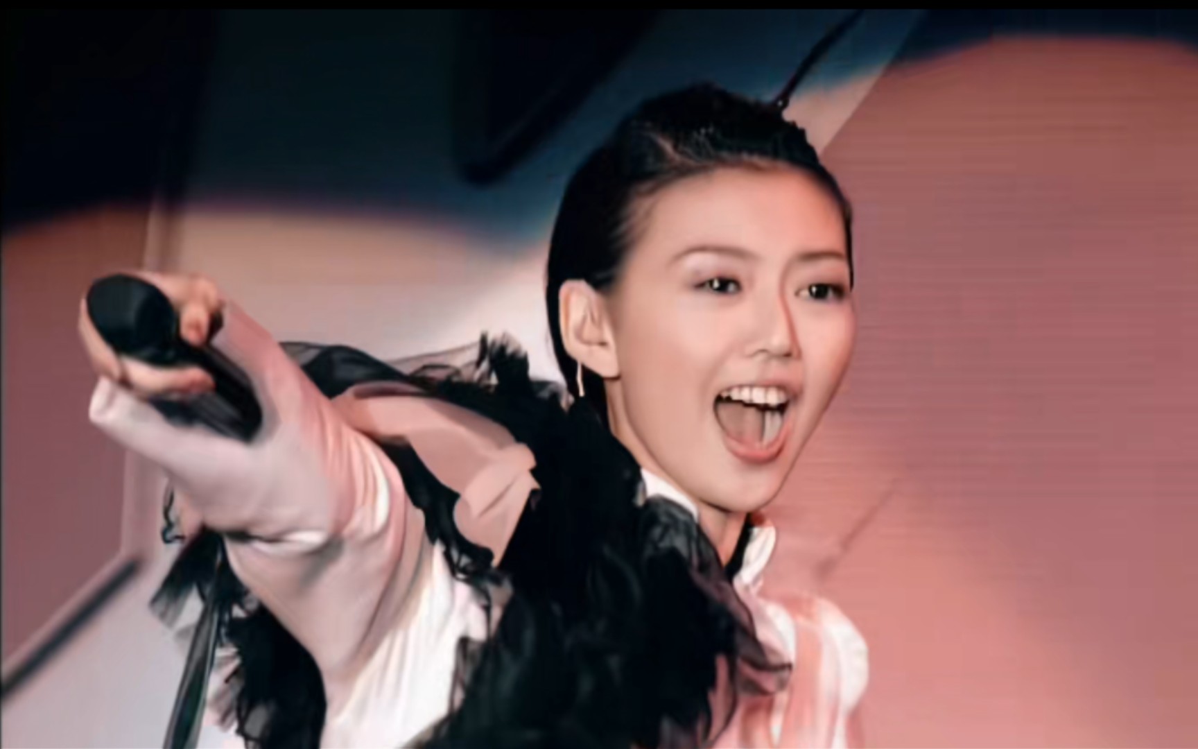 孙燕姿《开始懂了》演唱会修复版.先点赞再收藏._哔哩哔哩_bilibili