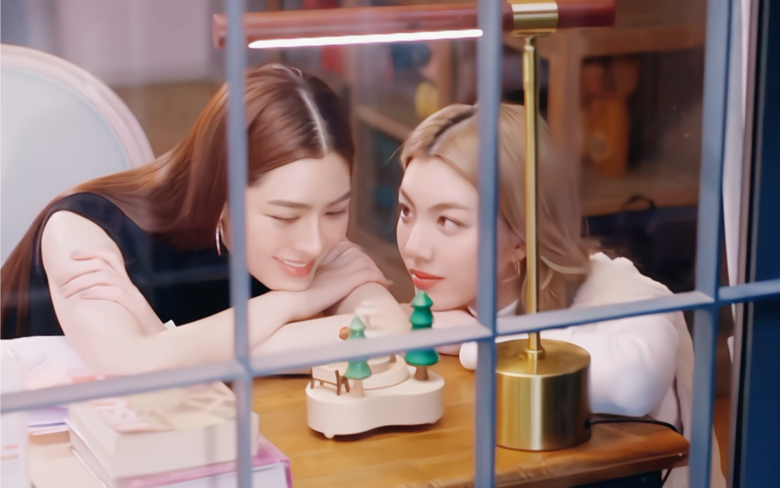 泰剧我们的秘密"女明星x女医生"