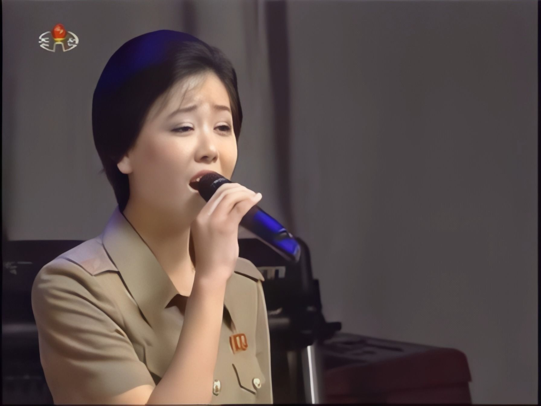 朝鲜歌曲《火热的心愿》首唱版演唱家功勋演员金裕景