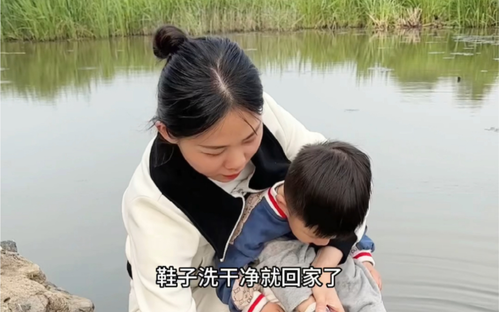 身份证到期回家换证,每次回去都舍不得离开,每天住在这格子屋里,没有了自由,孩子也似乎更喜欢乡间田野~哔哩哔哩bilibili