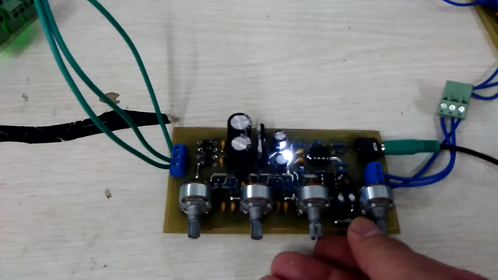 diy电子作品展示-ne5532前级调音板 lm3886双声道后级功放发烧级