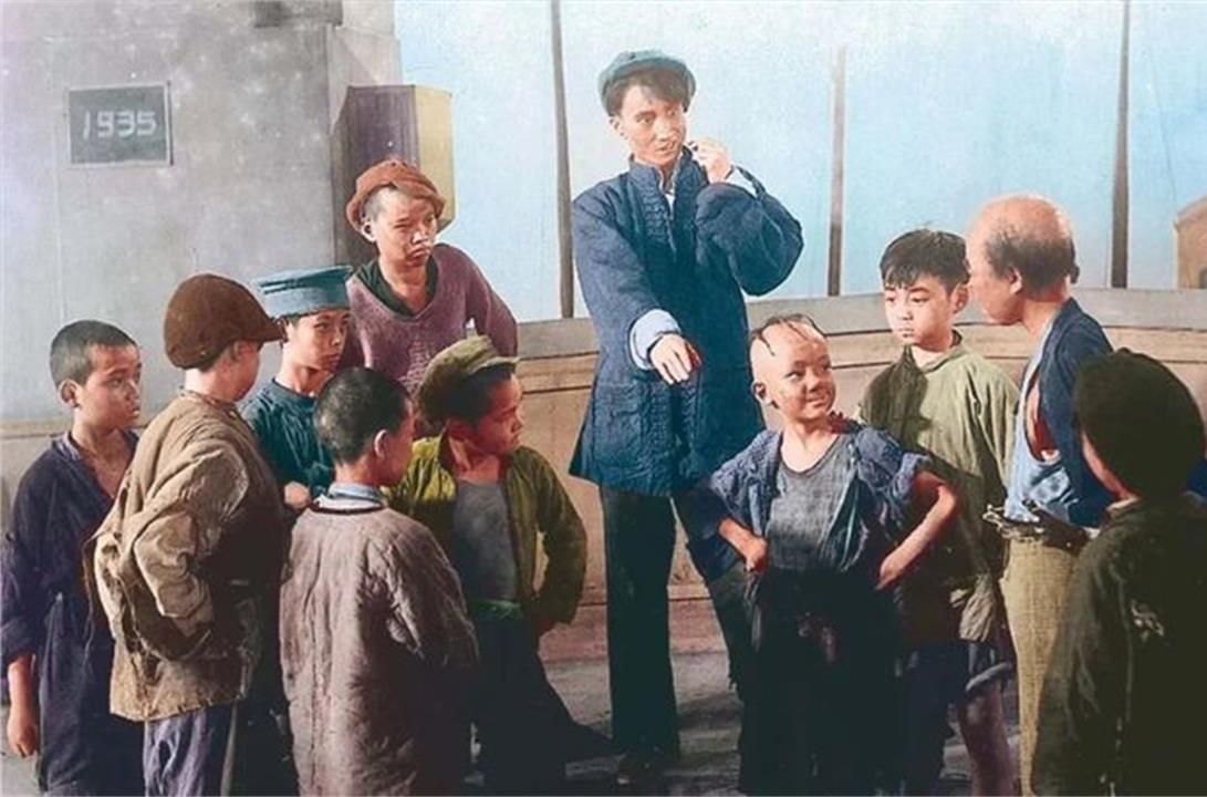 [图]三毛流浪记.1949.彩色版[AI上色]