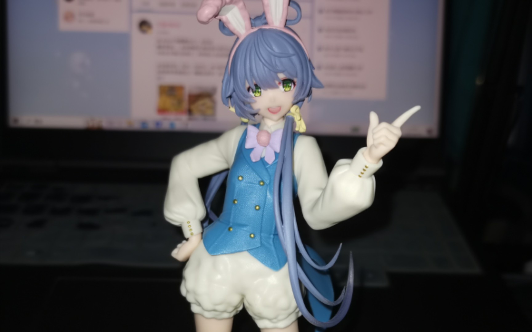 taito 洛天依 复活节ver. 景品手办 开箱视频(附特典明信片)