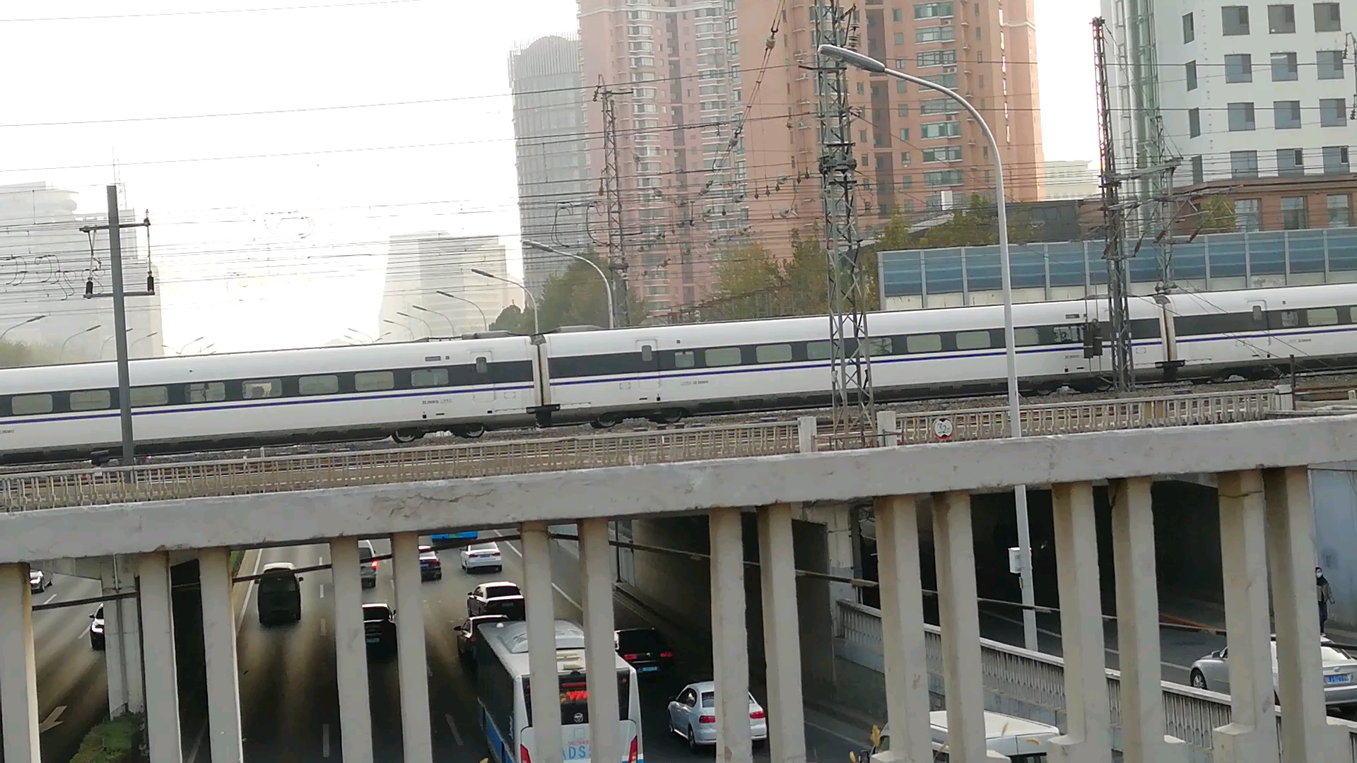 crh380al老鼠g673进入北京西站经过莲花铁路桥