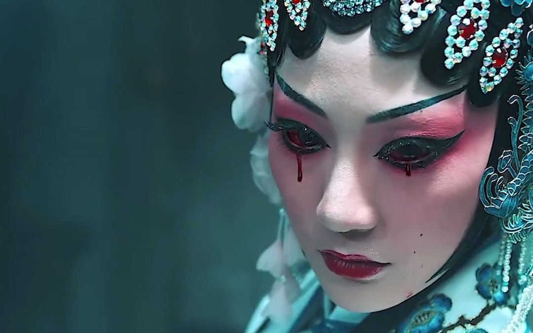 这富二代少爷胆子够大啊,中元节给鬼唱戏的戏班子他包场了.