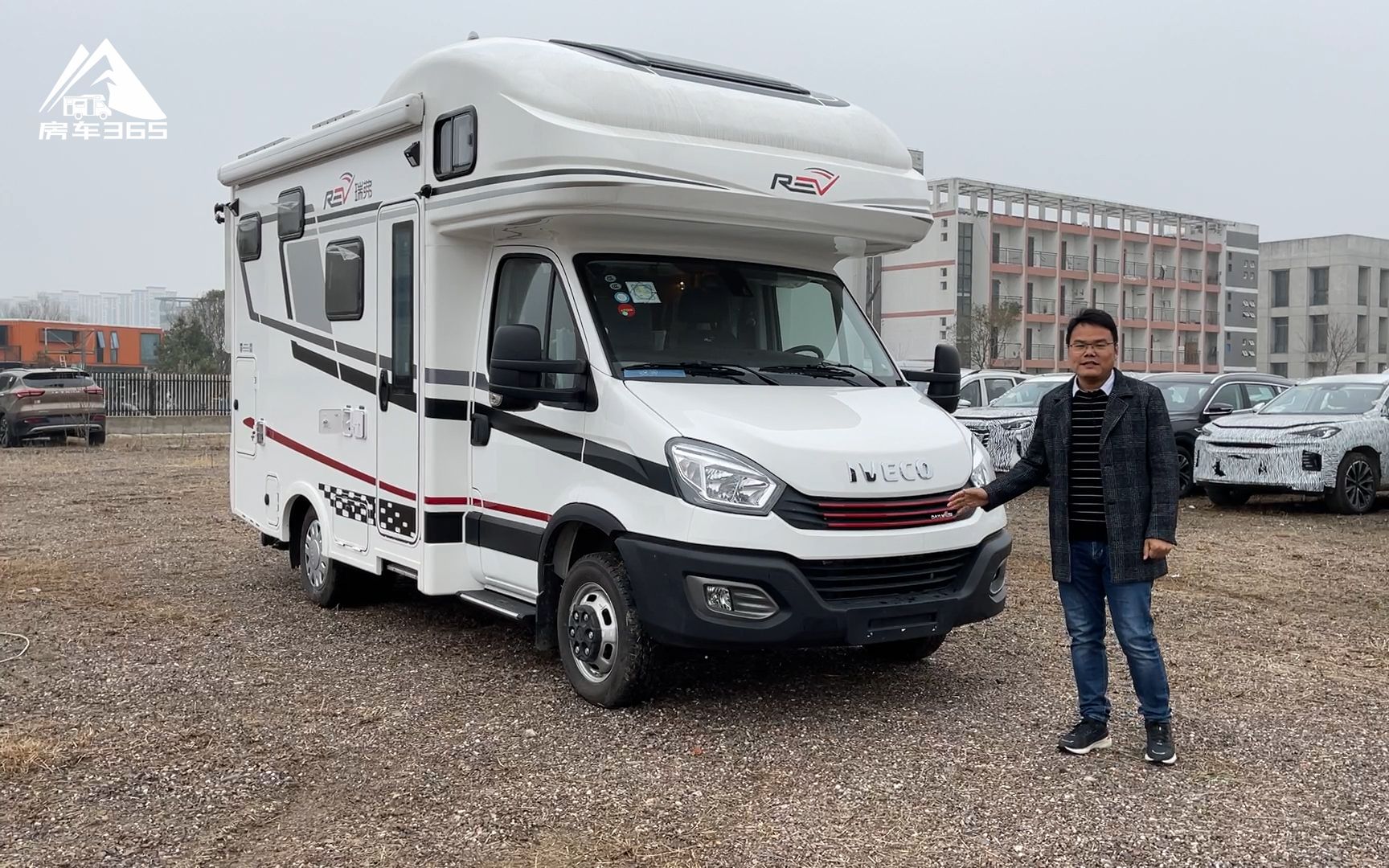 详解超大空间的双拓展房车奇瑞瑞弗2021款v820国六版