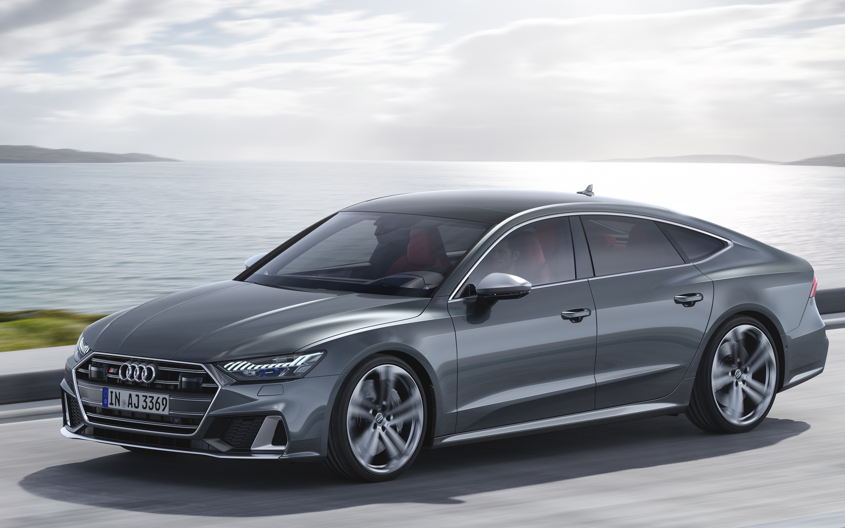 宣传片:sportiness and comfort in their most beautiful form (2018