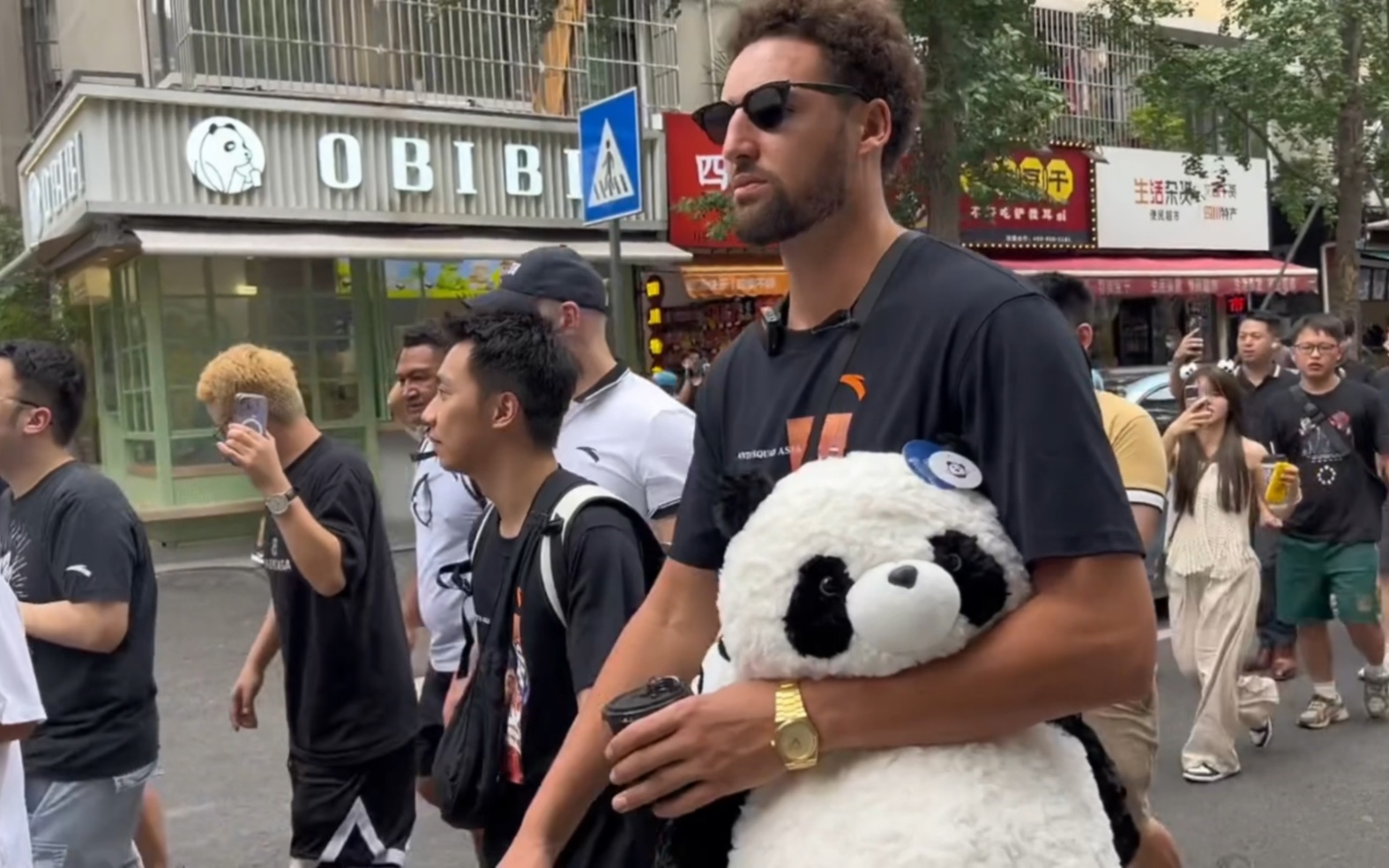 克莱汤普森:一次投到爽的中国行!