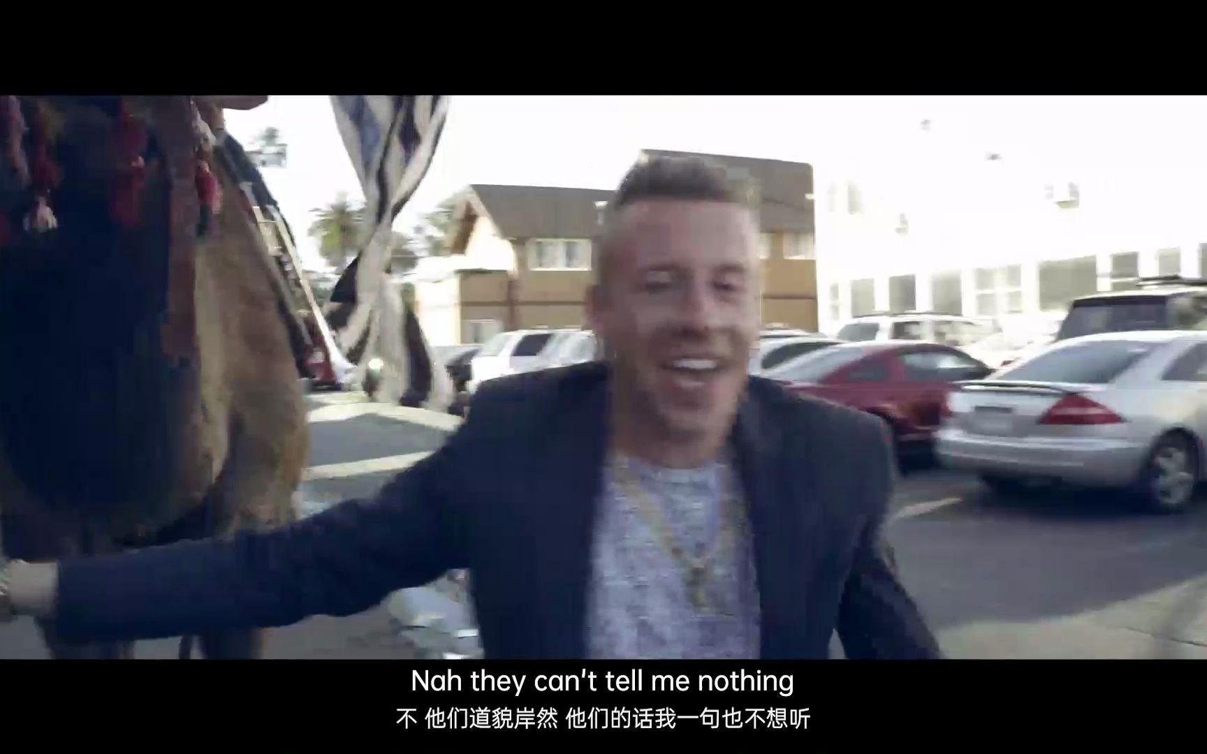 [图]Macklemore -Can't Hold US【中英字幕】