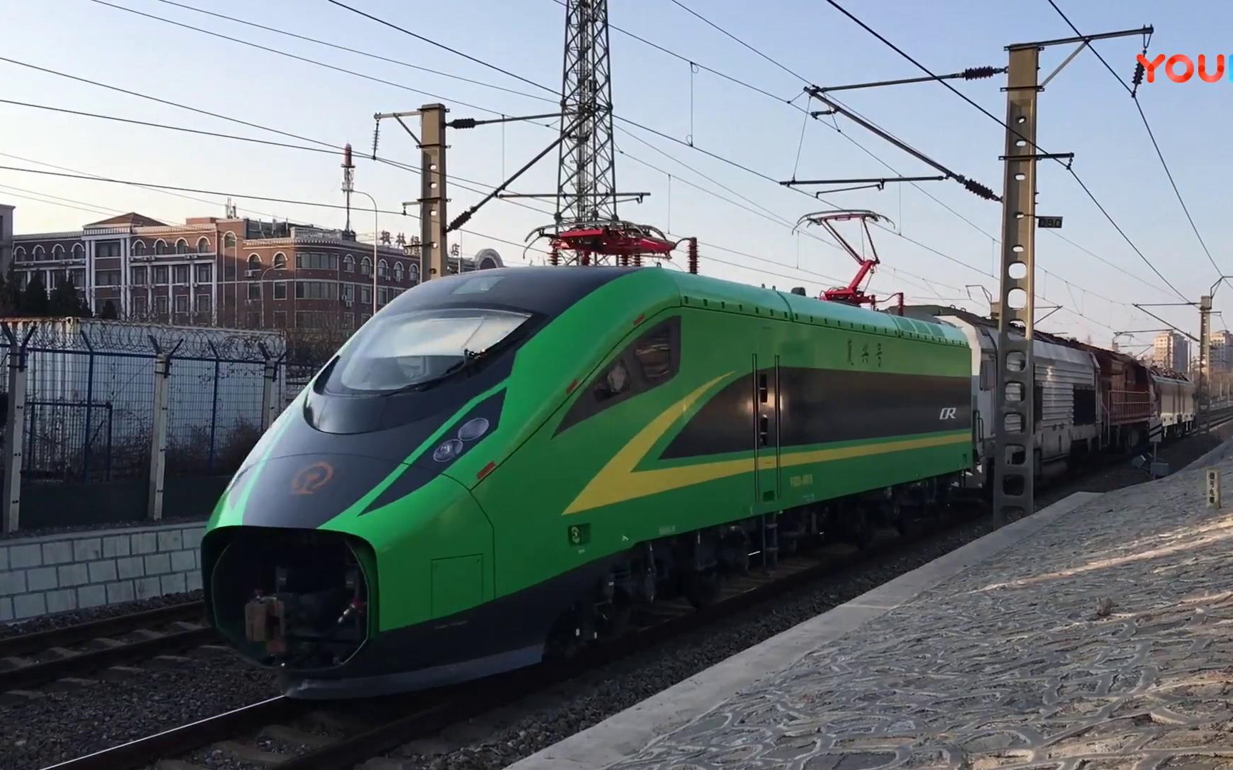 【独家授权转载】【新造fxd3-j动力车试运行】大连站车迷候车室339