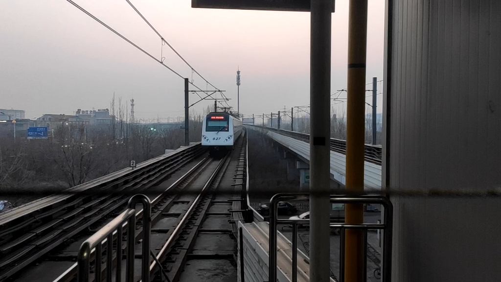 天津地鐵9號線927號列車進站鋼管公司站,往天津站方向.東芝igbt