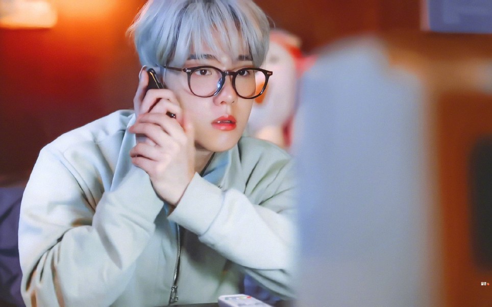 【边伯贤】近期白发美貌暴击