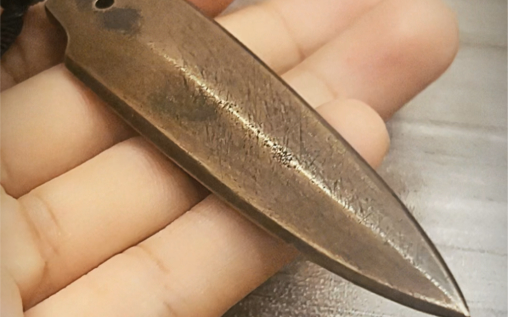 渐越鬼市淘的青铜剑尖!