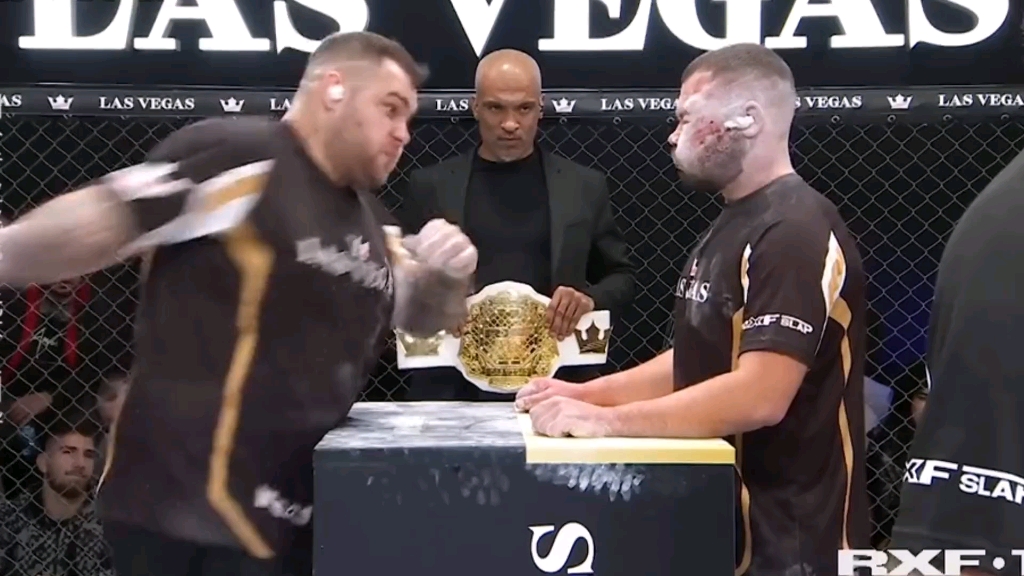 奇葩扇耳光大赛冠军赛完整版,巴掌多到数不过来,结局.